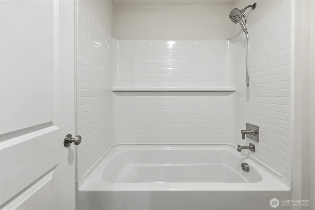 3974 Mccormick Village Drive Bremerton WA 98312