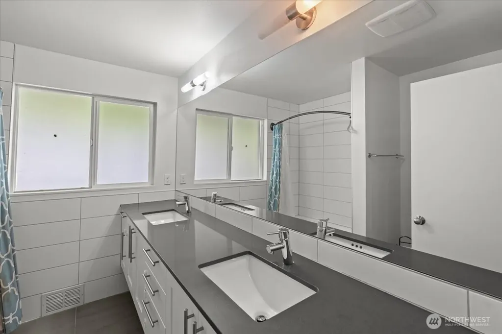 8625 26th Avenue NE Seattle WA 98115