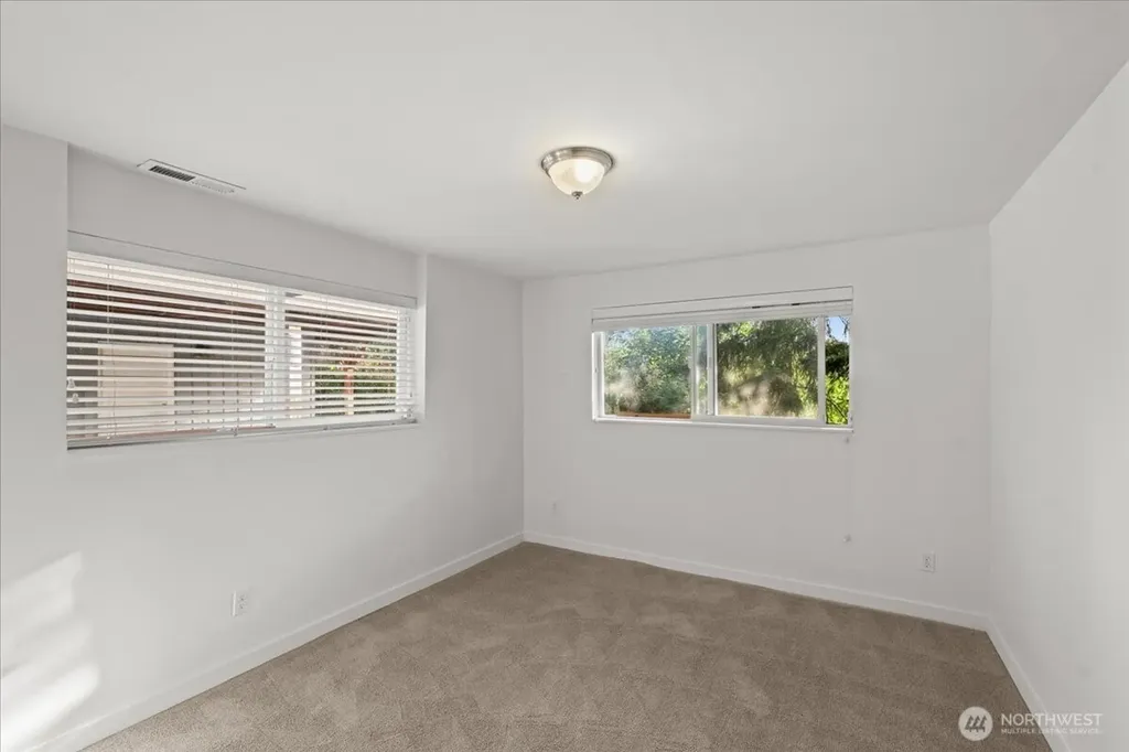 8625 26th Avenue NE Seattle WA 98115