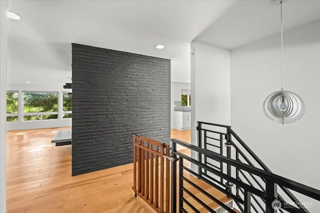 8625 26th Avenue NE Seattle WA 98115