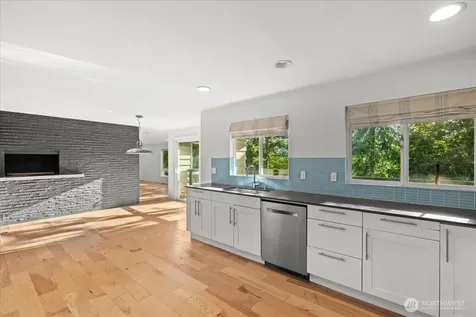 8625 26th Avenue NE Seattle WA 98115