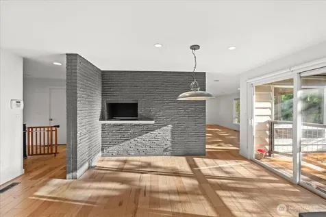 8625 26th Avenue NE Seattle WA 98115