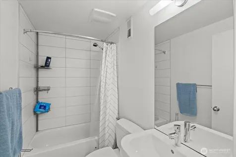 8625 26th Avenue NE Seattle WA 98115