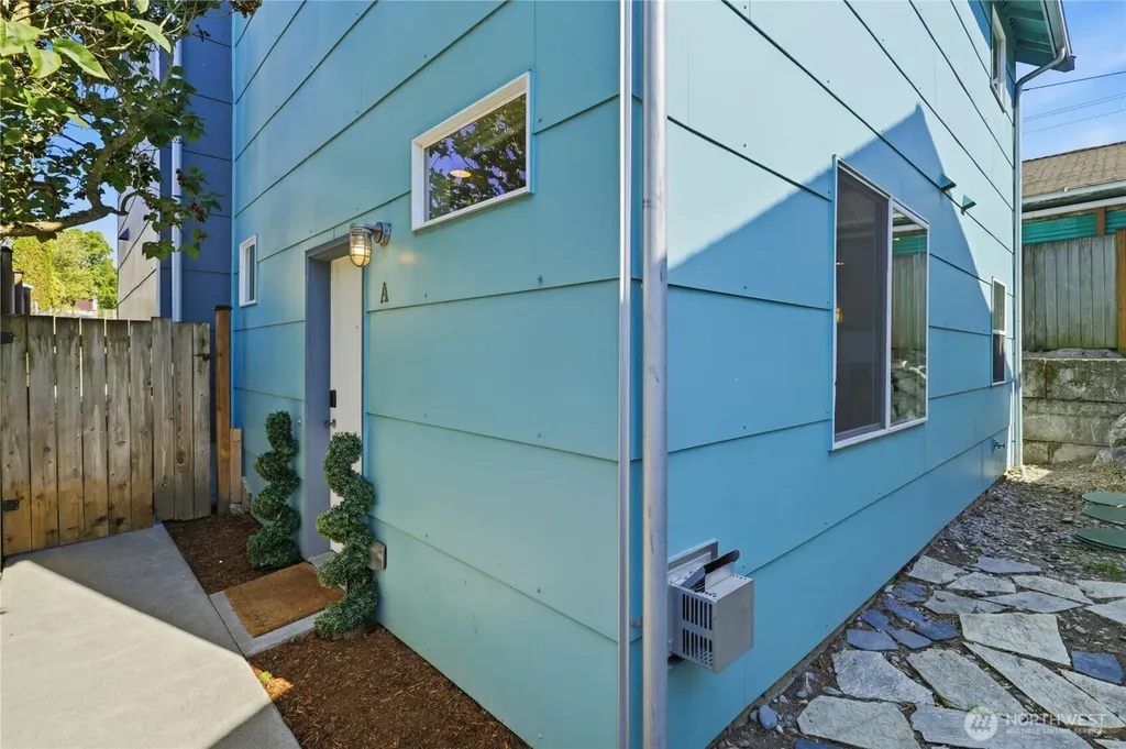 9054 17th Ave SW Seattle WA 98106