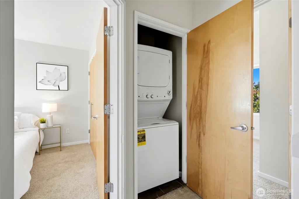 9054 17th Ave SW Seattle WA 98106