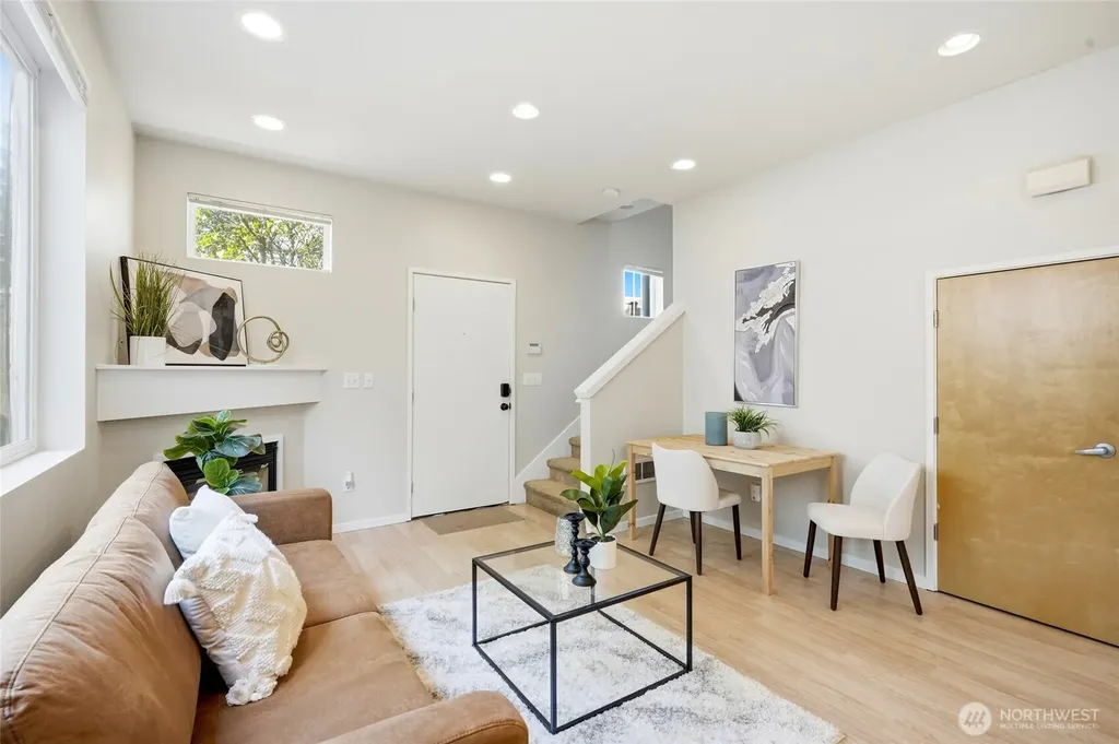 9054 17th Ave SW Seattle WA 98106
