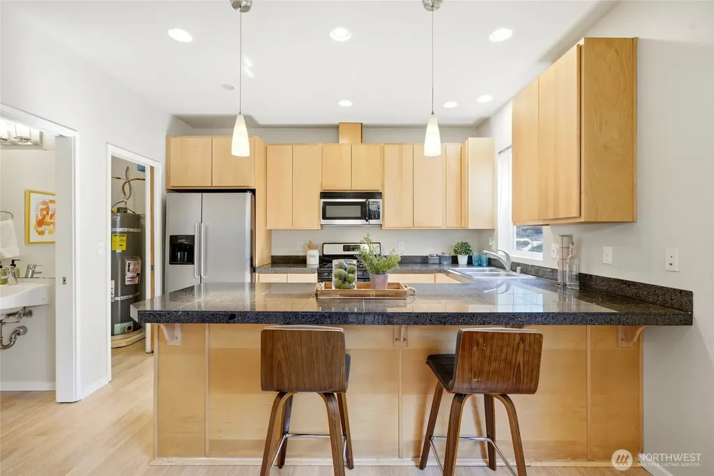 9054 17th Ave SW Seattle WA 98106