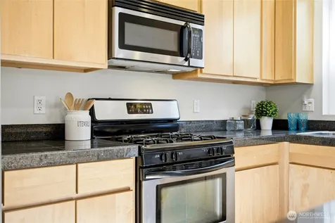 9054 17th Ave SW Seattle WA 98106