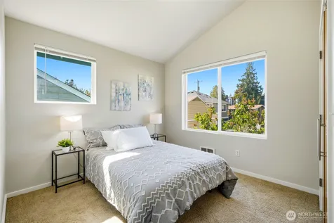 9054 17th Ave SW Seattle WA 98106