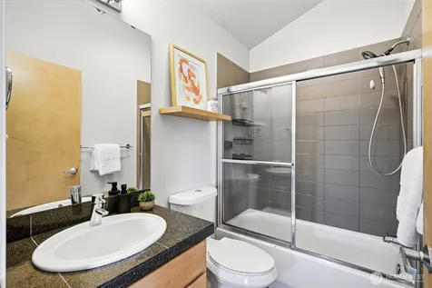 9054 17th Ave SW Seattle WA 98106
