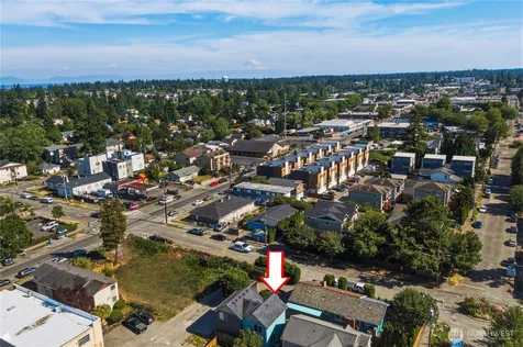 9054 17th Ave SW Seattle WA 98106