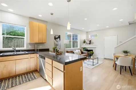 9054 17th Ave SW Seattle WA 98106