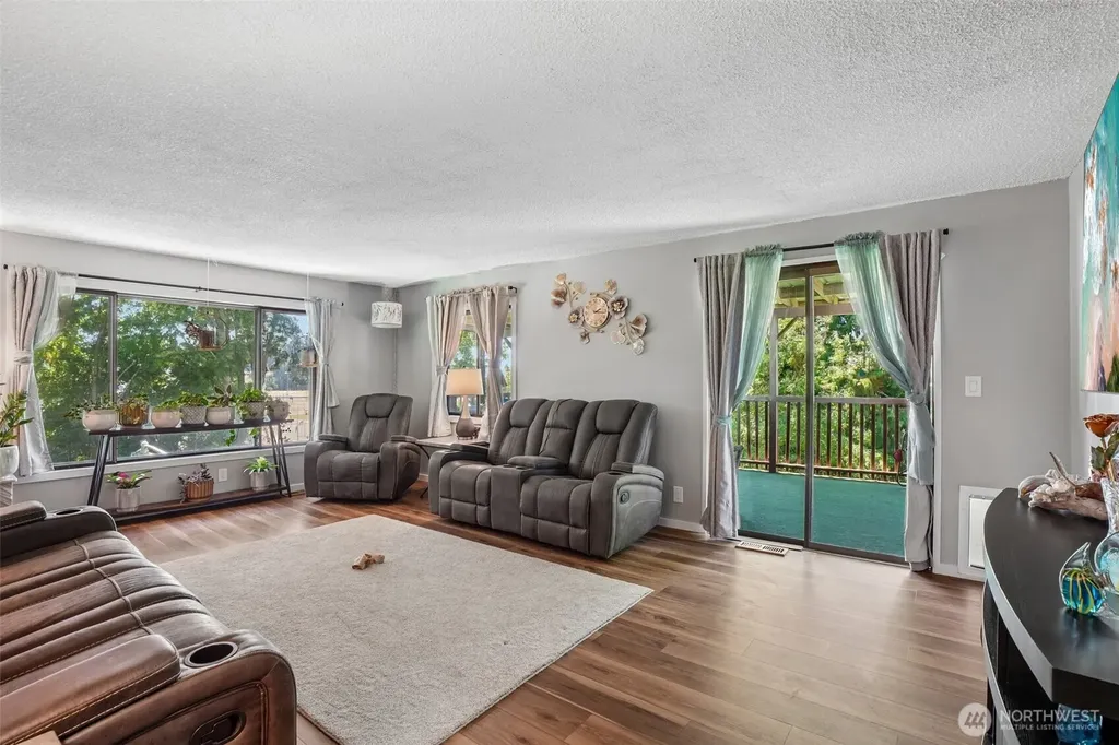 103 N 21st Avenue Kelso WA 98626