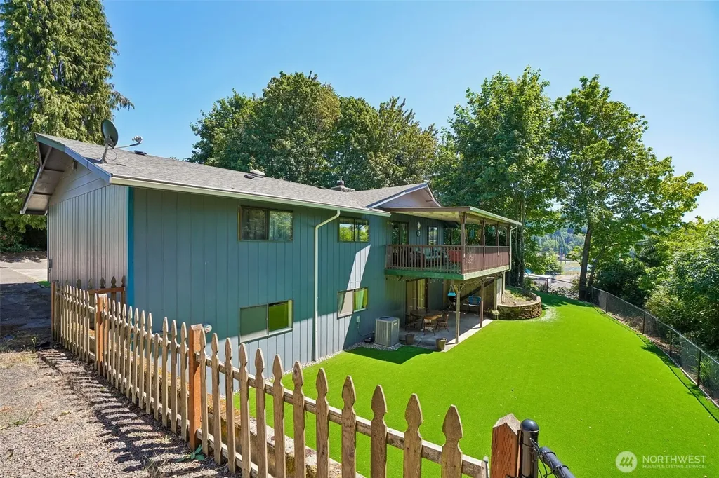 103 N 21st Avenue Kelso WA 98626