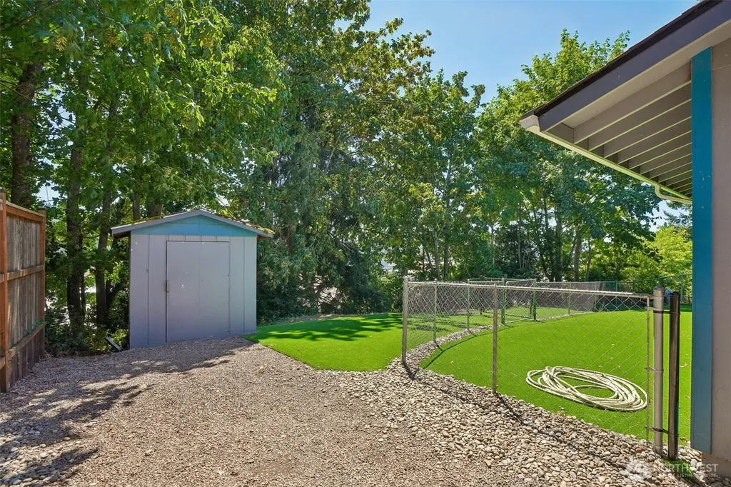 103 N 21st Avenue Kelso WA 98626