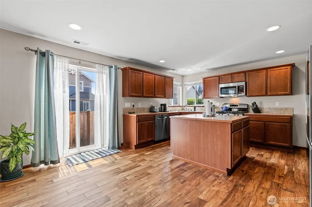 1126 144th Place SW Lynnwood WA 98087