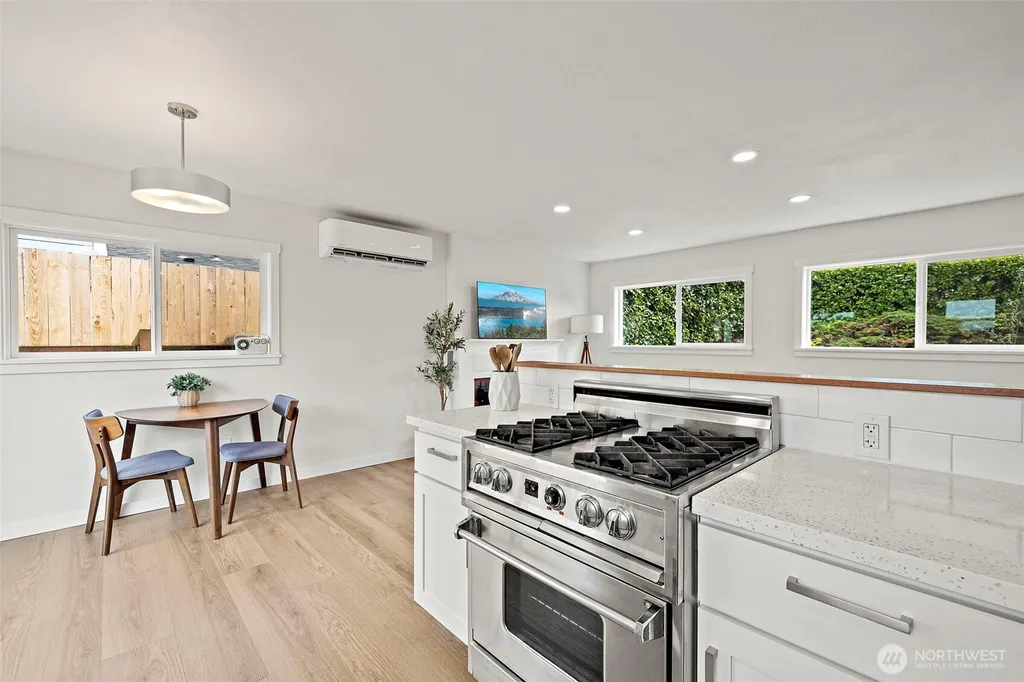 7056 S 128th Street Seattle WA 98178