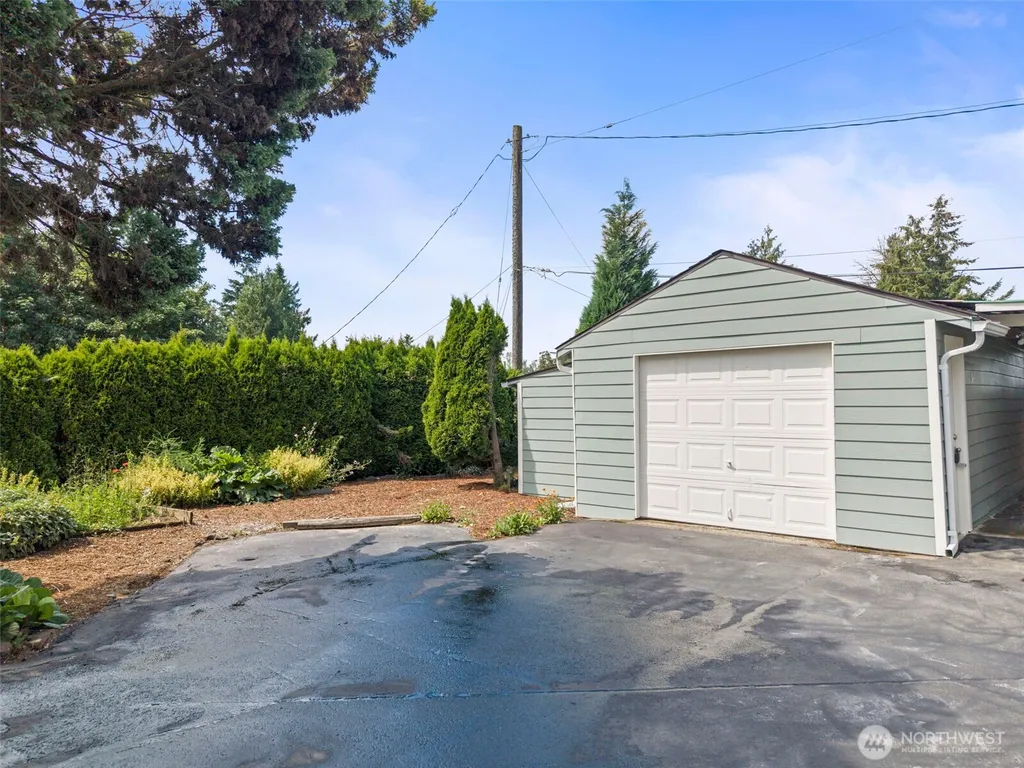 7056 S 128th Street Seattle WA 98178