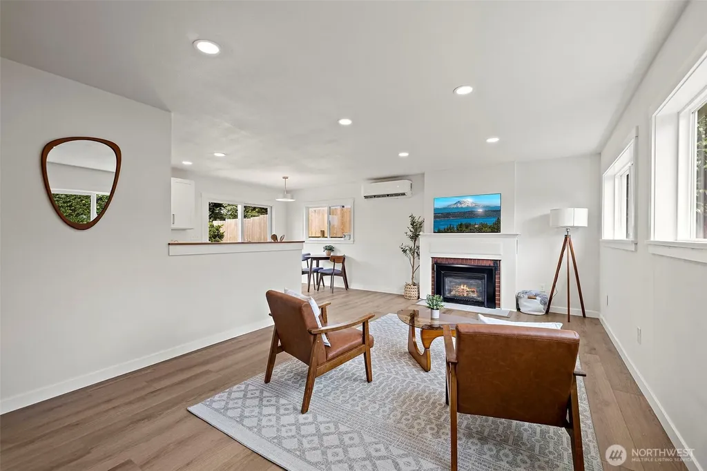 7056 S 128th Street Seattle WA 98178