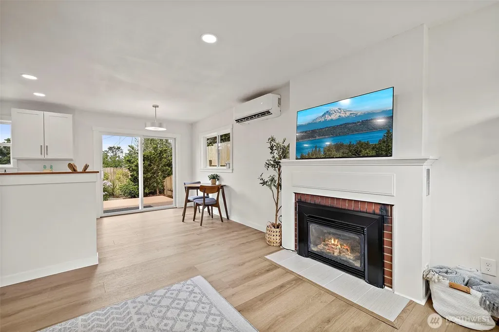 7056 S 128th Street Seattle WA 98178