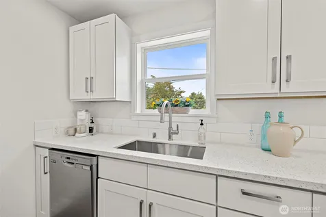 7056 S 128th Street Seattle WA 98178