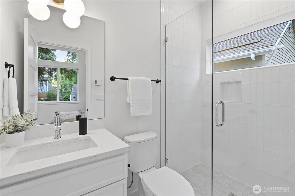 13351 25th Avenue NE Seattle WA 98125