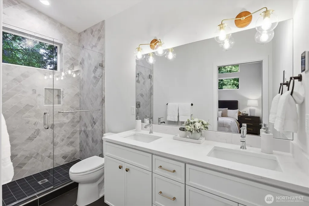 13351 25th Avenue NE Seattle WA 98125