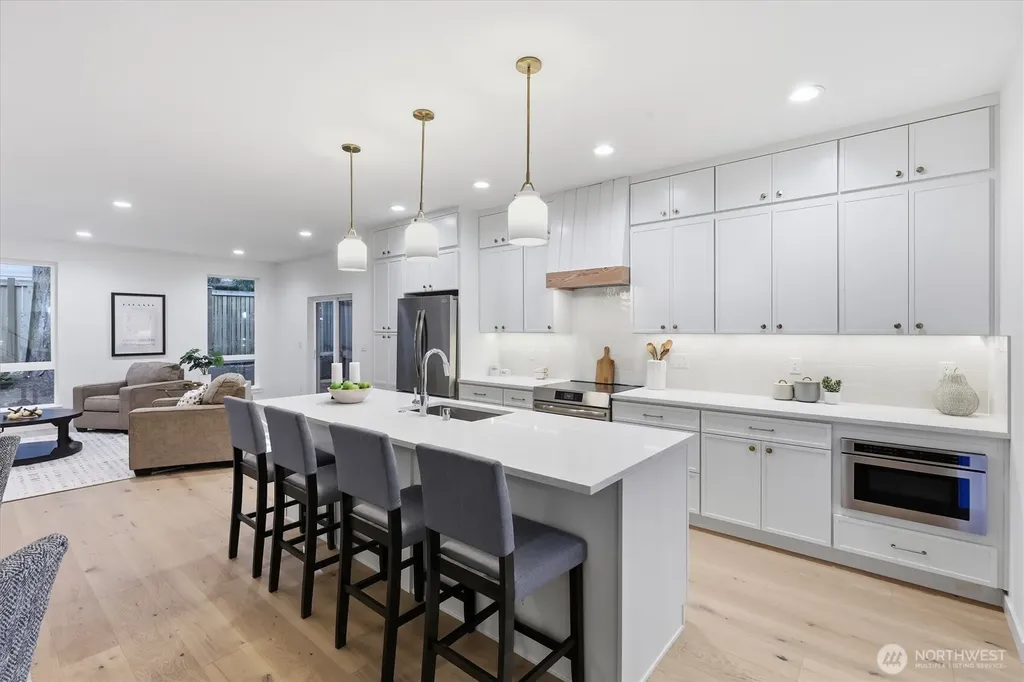 13351 25th Avenue NE Seattle WA 98125