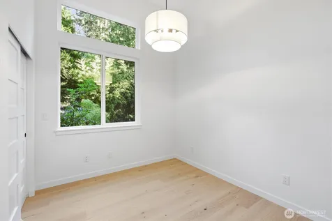 13351 25th Avenue NE Seattle WA 98125