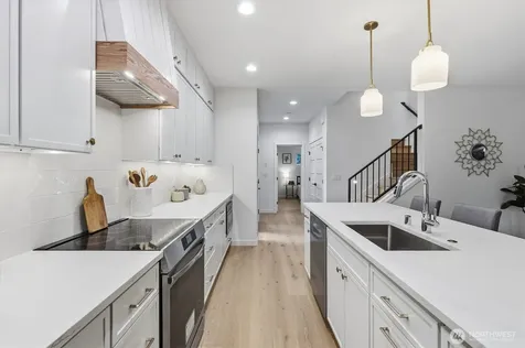 13351 25th Avenue NE Seattle WA 98125