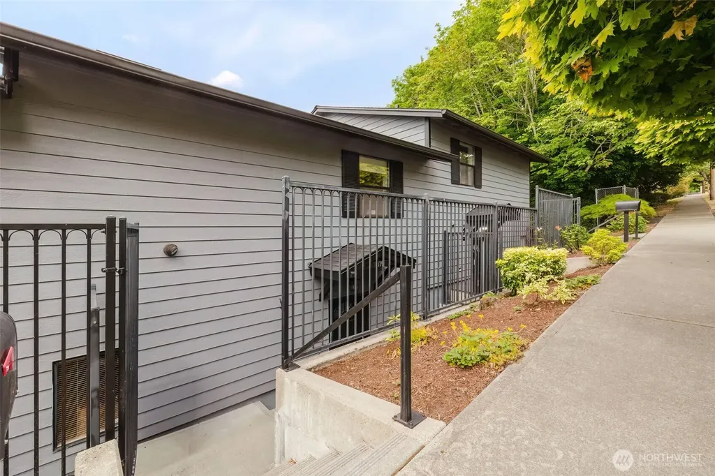 819 Kitsap Street Port Orchard WA 98366