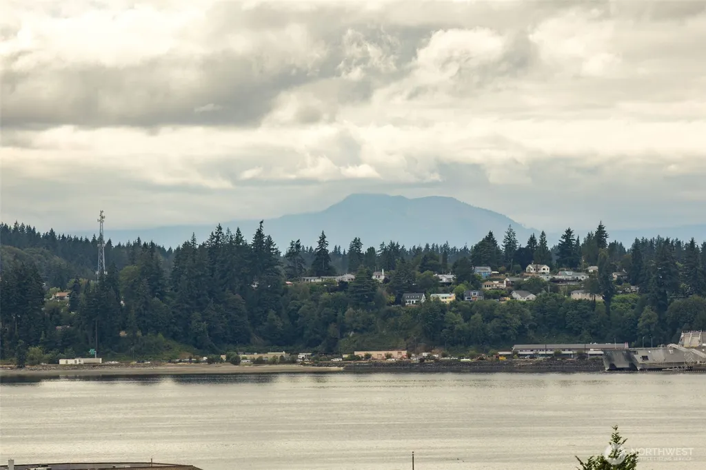 819 Kitsap Street Port Orchard WA 98366