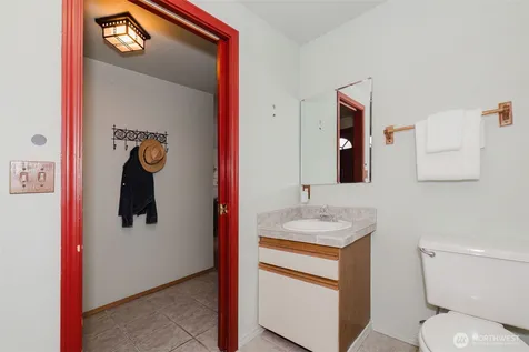819 Kitsap Street Port Orchard WA 98366