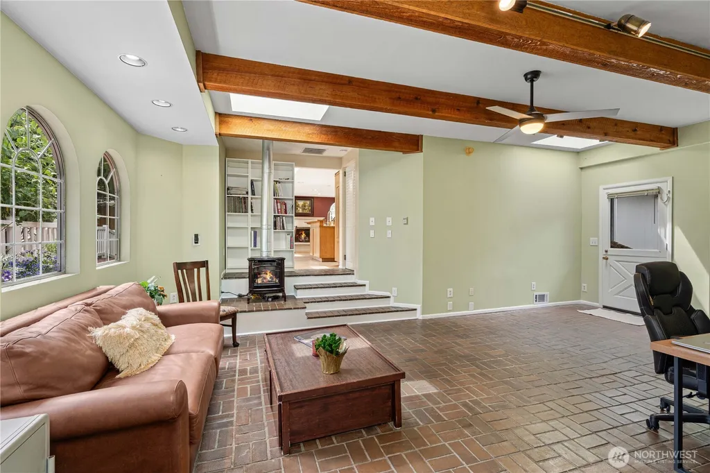 30225 5th Avenue S Federal Way WA 98003