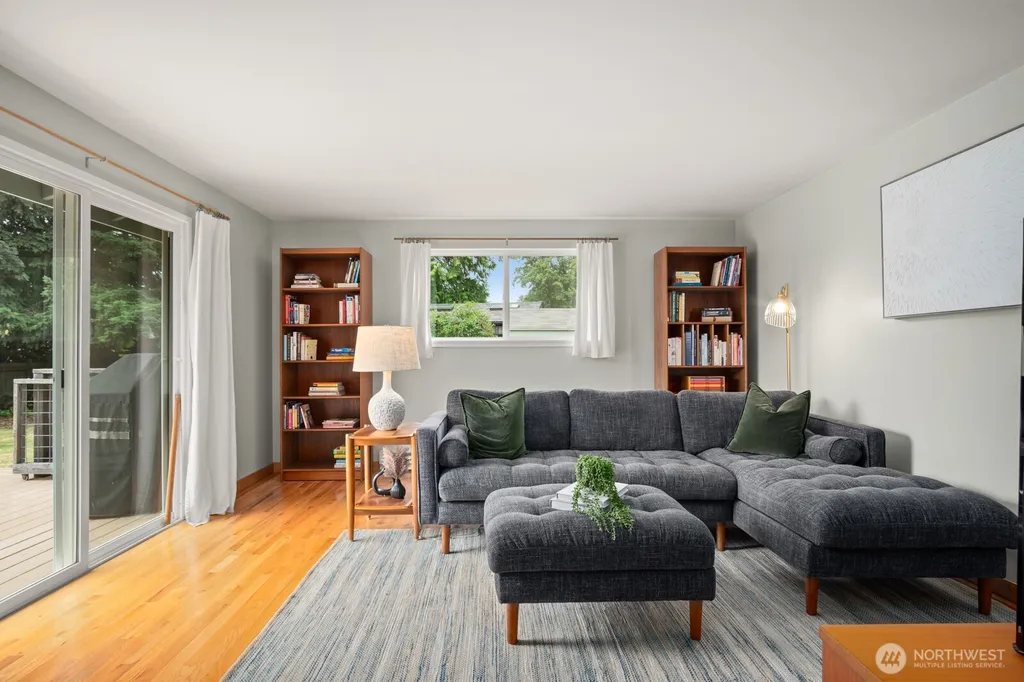 8915 218th Street SW Edmonds WA 98026