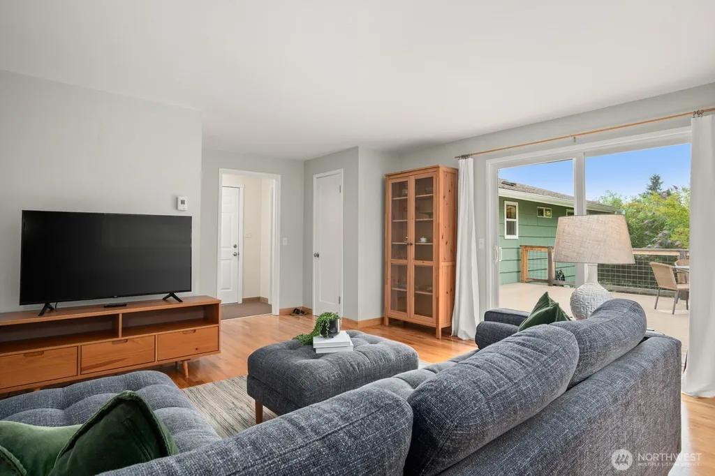 8915 218th Street SW Edmonds WA 98026