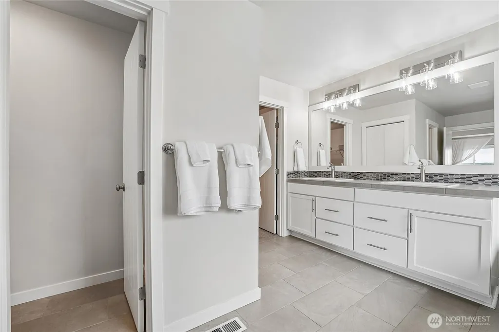 2096 NW Rustling Fir Lane Silverdale WA 98383