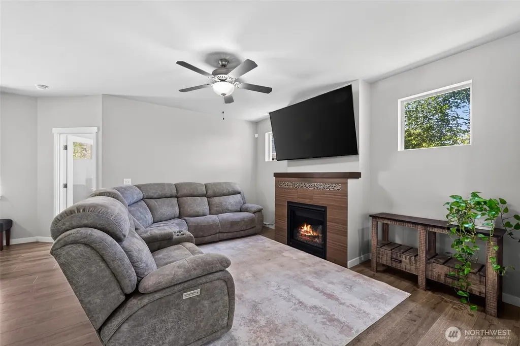 16131 76th Avenue Ct E Puyallup WA 98375