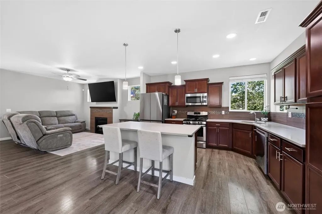 16131 76th Avenue Ct E Puyallup WA 98375