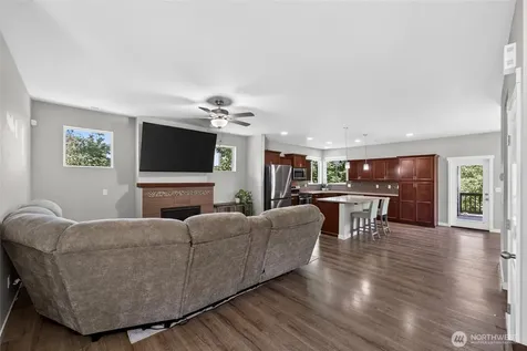 16131 76th Avenue Ct E Puyallup WA 98375