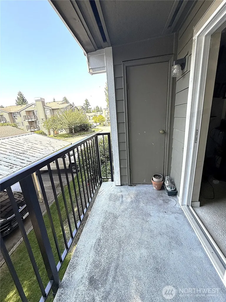 28716 18th Avenue S Federal Way WA 98003