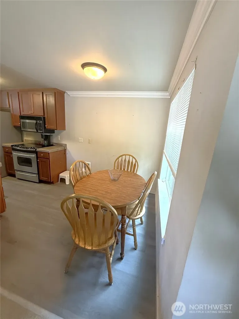 28716 18th Avenue S Federal Way WA 98003