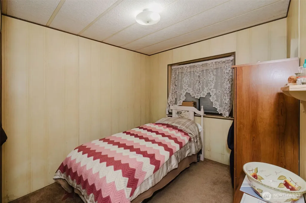 11435 Ogle Road NE Poulsbo WA 98370