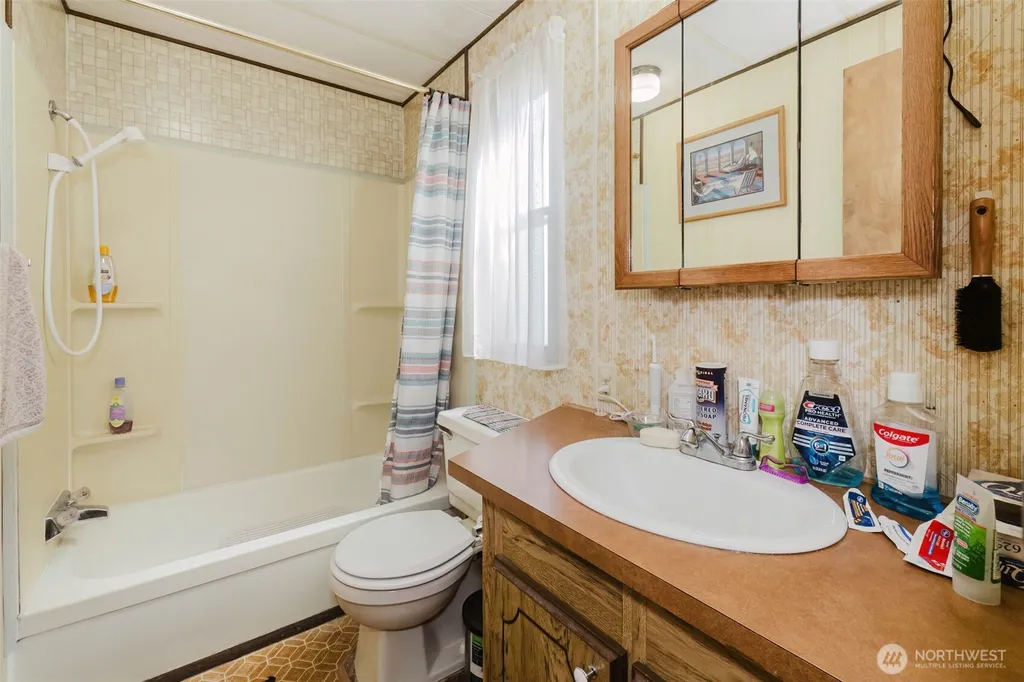 11435 Ogle Road NE Poulsbo WA 98370
