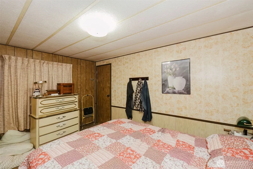 11435 Ogle Road NE Poulsbo WA 98370