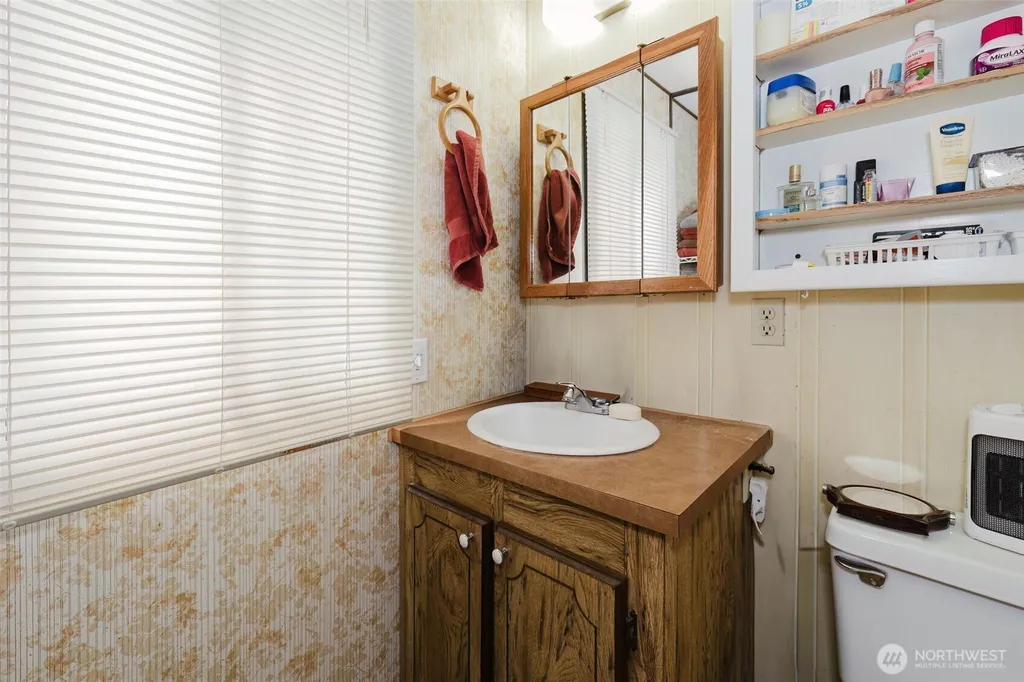 11435 Ogle Road NE Poulsbo WA 98370