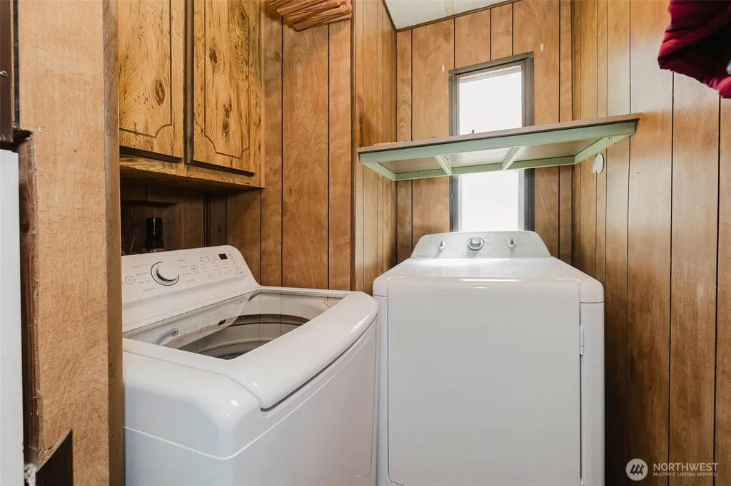 11435 Ogle Road NE Poulsbo WA 98370
