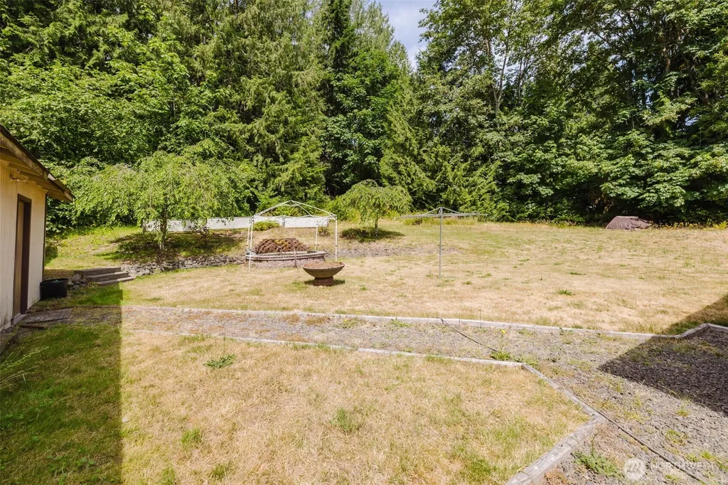 11435 Ogle Road NE Poulsbo WA 98370