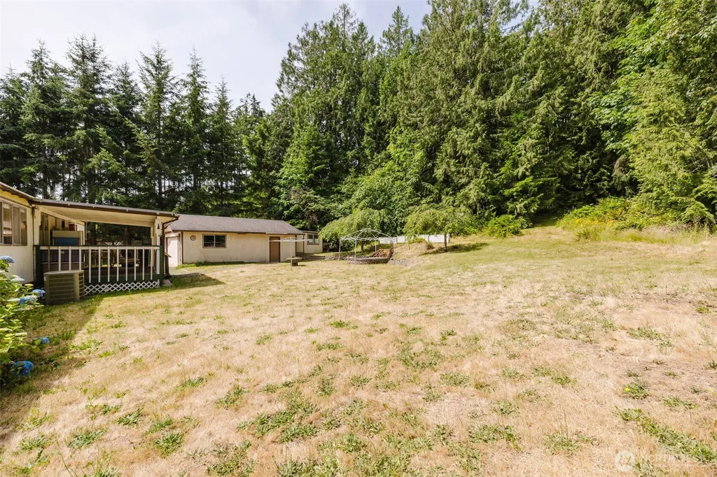 11435 Ogle Road NE Poulsbo WA 98370