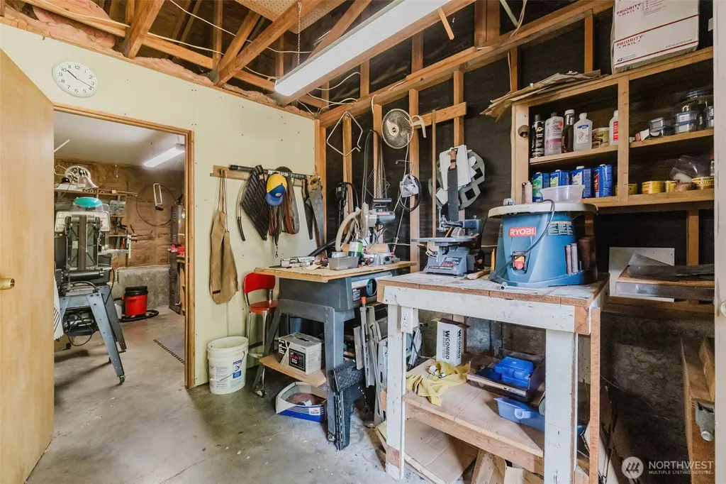 11435 Ogle Road NE Poulsbo WA 98370